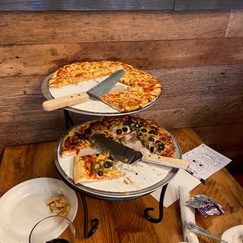 Giordano's - Nice enjoyable dinner, pizza & beer! - Italian Near Me - Orlando, Florida Giordano's - Nice enjoyable dinner, pizza & beer! - Italian Near Me - Orlando, Florida