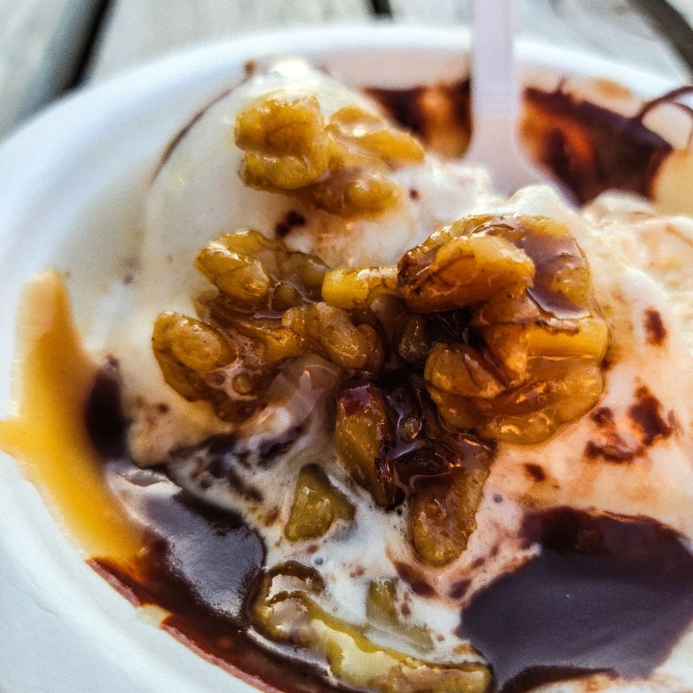 Butterscotch ice cream sundae Butterscotch ice cream sundae