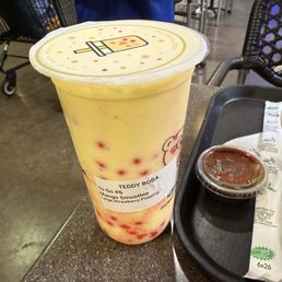 mango smoothie with strawberry popping boba