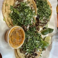 3 Agaves - Greenwood - Steak tacos