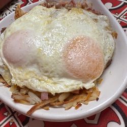 La Cabana - Meat Lover's Skillet
$10.99
Crispy bacon, tasty sausage, tender ham, and Cheddar cheese.