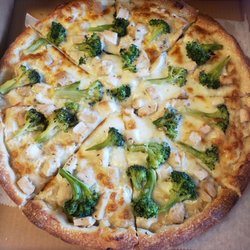 Dino's Pizza Restaurant - White pizza w chicken n broccoli only