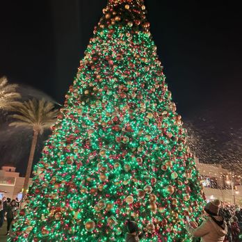 Town Square Las Vegas - Snow in the Square attraction - 12/19/21 - Shopping Centers Near Me - Las Vegas, Nevada