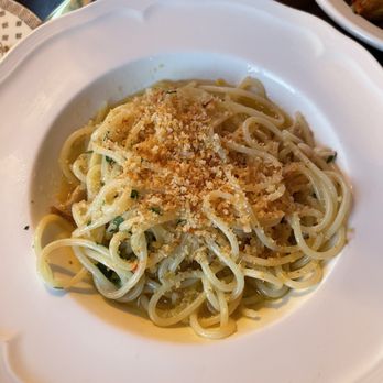 Mama’s on Main - Wine Bars Near Me - Covington, Kentucky