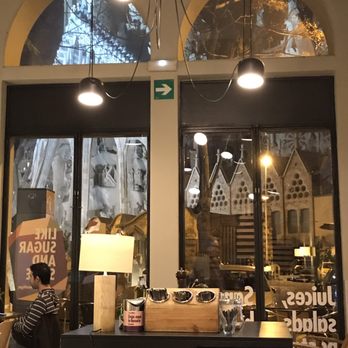 Buenas Migas - La Sagrada Familia right outside. - Italian Near Me - Barcelona, B