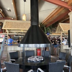 Strandpaviljoen Breezand - Innenbereich mit (deaktivierten) Kamin