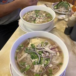Van's Cafe - Chicken pho