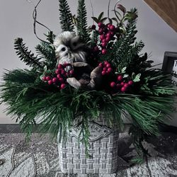 Redbud Creek Farm - Christmas arrangement