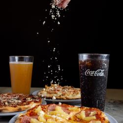 Gladstone’s Pizza - Personal Hawaiian