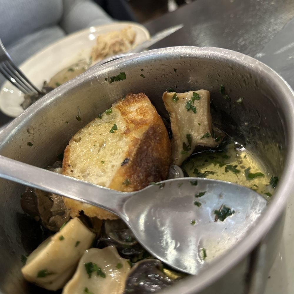 Le Volant Basque - Escargot was phenomenal. - Basque Near Me - Paris, 75 Le Volant Basque - Escargot was phenomenal. - Basque Near Me - Paris, 75