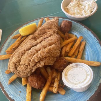 LuLu's Destin - Fresh Seasonal Snapper with fries and Cole Slaw - Seafood Near Me - Destin, Florida