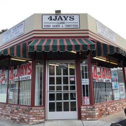 4Jays Video Games - Nice clean entrance with a shared parking lot