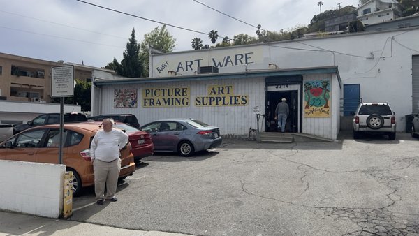 BALLER ART WARE by null