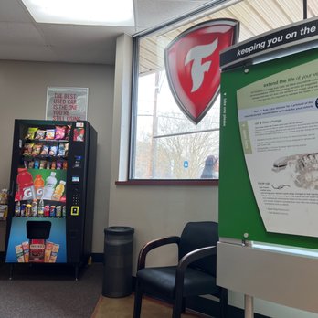 Firestone Complete Auto Care - Vending Machine in Waiting area - Tires Near Me - Morrow, Georgia