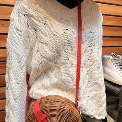 The Closet Trading Company - Adorable sweater
