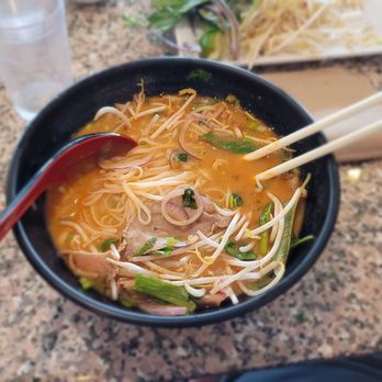 Pho Xyclo - Tom Yum Pho, Sooooo good - Vietnamese Near Me - Niagara Falls, Ontario