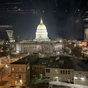 Eno Vino Downtown - View of the capital - Wine Bars Near Me - Madison, Wisconsin
