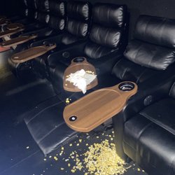 Hot Springs Mall Cinema - Dirty theater