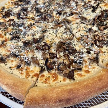 Lilguy - Hongos in venice - Pizza Near Me - Venice, California Lilguy - Hongos in venice - Pizza Near Me - Venice, California