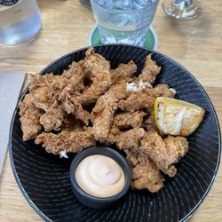 The Redoubt Bar And Eatery - Crispy chicken fingerlings