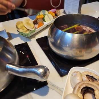 The Melting Pot - Check out the vegetarian fondue options ... artichokes & asparagus ... vegan sausage and ravioi - Fondue Near Me - Pittsburgh, Pennsylvania The Melting Pot - Check out the vegetarian fondue options ... artichokes & asparagus ... vegan sausage and ravioi - Fondue Near Me - Pittsburgh, Pennsylvania