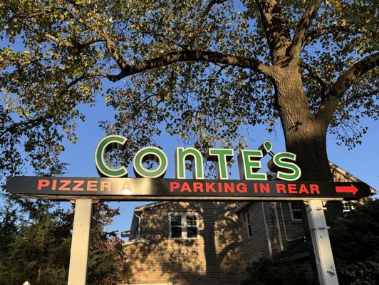 Conte's Pizza by null