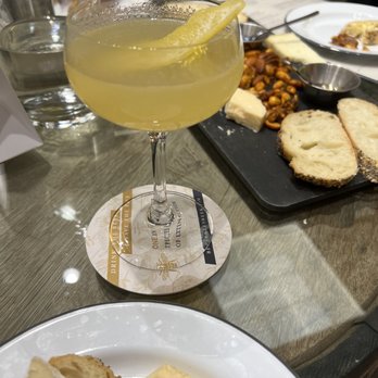 Barr Hill by Caledonia Spirits - Bee's Knees and cheese plate - Distilleries Near Me - Montpelier, Vermont