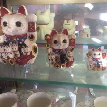 Pisces - Am I the only one who love these cats? Ha ha - Sushi Bars Near Me - Manhattan Beach, California Pisces - Am I the only one who love these cats? Ha ha - Sushi Bars Near Me - Manhattan Beach, California