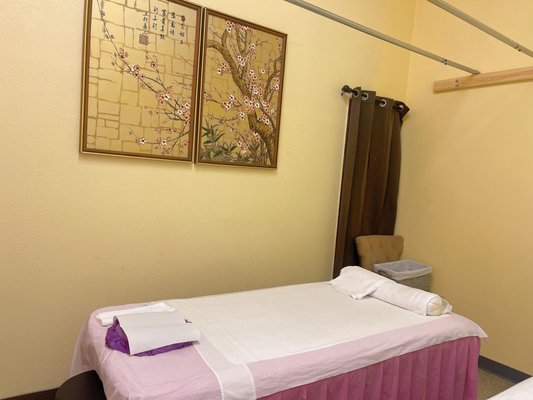 Massages - Full Body Massages~ $65/hr
Foot Massages~ $50/hr
Combination Massages~ $60/hr or 90 mins for $100! Massages - Full Body Massages~ $65/hr
Foot Massages~ $50/hr
Combination Massages~ $60/hr or 90 mins for $100!