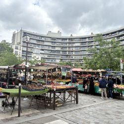 Marche d'Aligre - Farmer's market/food hall/flea market (but the flea market is no reason to come here)