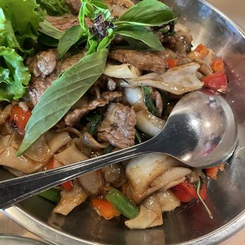 Eat A Lao - Drunken noodles with steak, very tough steak and burnt tasting - Vietnamese Near Me - Rockville, Maryland Eat A Lao - Drunken noodles with steak, very tough steak and burnt tasting - Vietnamese Near Me - Rockville, Maryland