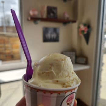 Pav's Creamery - Green - Lemon cheesecake scoop - Ice Cream & Frozen Yogurt Near Me - Uniontown, Ohio Pav's Creamery - Green - Lemon cheesecake scoop - Ice Cream & Frozen Yogurt Near Me - Uniontown, Ohio