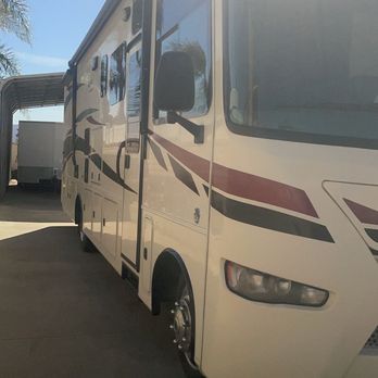 Detailw Rick - Hand wax on a 31 foot rv - Auto Detailing Near Me