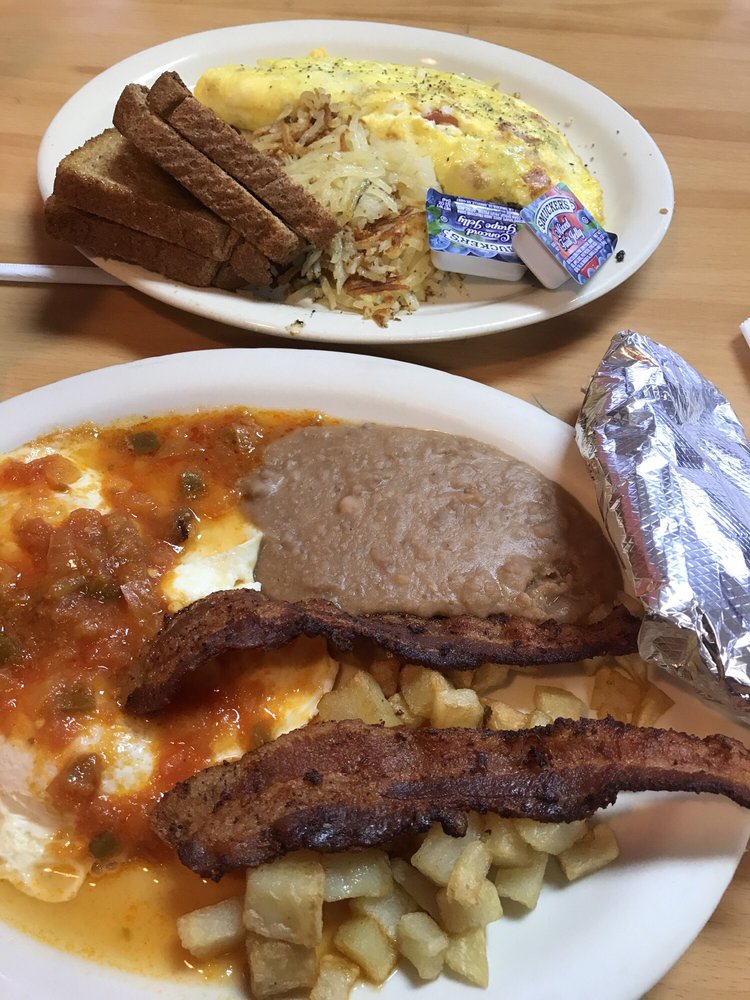 DANNY’S MEXICAN RESTAURANT Updated October 2024 10 Reviews 122 W