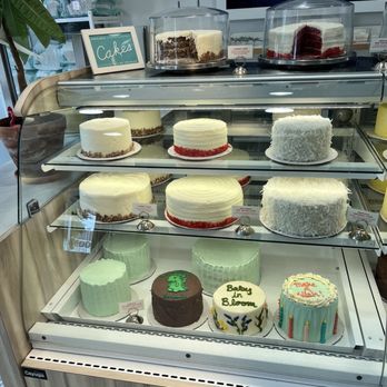 SusieCakes - Laurel Village - Cake display - Bakeries Near Me - San Francisco, California SusieCakes - Laurel Village - Cake display - Bakeries Near Me - San Francisco, California