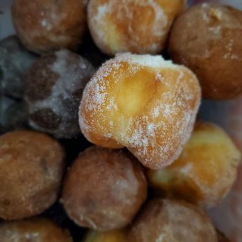 Dunkin' - Donut holes (blueberry, chocolate & powdered raspberry jelly) - Donuts Near Me - Concord, California