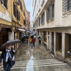 Venice Free Walking Tour - Raining