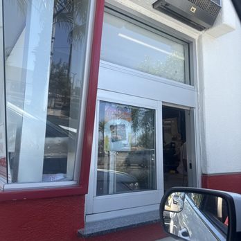 In-N-Out Burger - Burgers Near Me - Fresno, California In-N-Out Burger - Burgers Near Me - Fresno, California