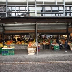 Marché des Carmes - C'est la loge de droite, en face de chez Pizza Lopez !