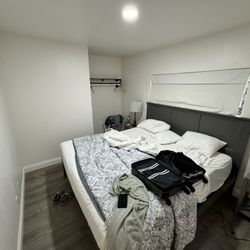 Occidental Lodge - No TV or amenities in bedroom