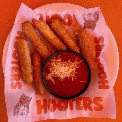 Hooters by null