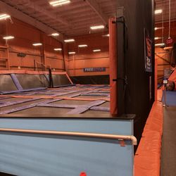 Sky Zone Trampoline Park - Blind spot
