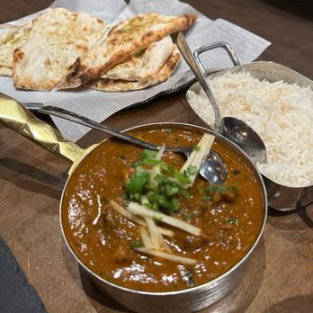 An Indian Affair - Goat curry and garlic naan - Indian Near Me - Langley, British Columbia