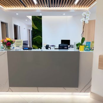 Urbanvet - Modern Lobby - Veterinarians Near Me - Newport Beach, California Urbanvet - Modern Lobby - Veterinarians Near Me - Newport Beach, California