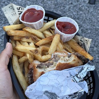 Old Stove Brewing - Gardens - Smash Burger plus Fries - Beer Gardens Near Me - Seattle, Washington Old Stove Brewing - Gardens - Smash Burger plus Fries - Beer Gardens Near Me - Seattle, Washington