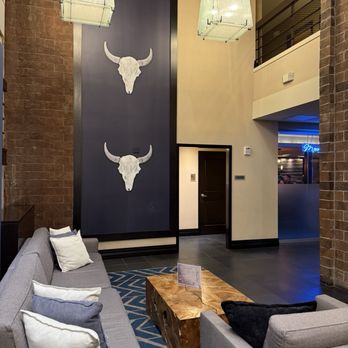 DoubleTree by Hilton Hotel Billings - Lobby - Hotels Near Me - Billings, Montana DoubleTree by Hilton Hotel Billings - Lobby - Hotels Near Me - Billings, Montana