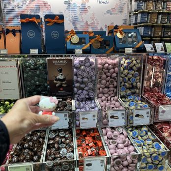 Venchi - All sorts of chocolates - Chocolatiers & Shops Near Me - Los Angeles, California Venchi - All sorts of chocolates - Chocolatiers & Shops Near Me - Los Angeles, California