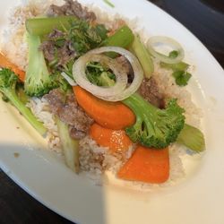 Pho Garden - Cafeteria style beef stir fry.
