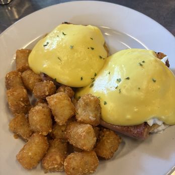Jamie's Cafe - Ham Benedict - Cafes Near Me - Elk Grove, California
