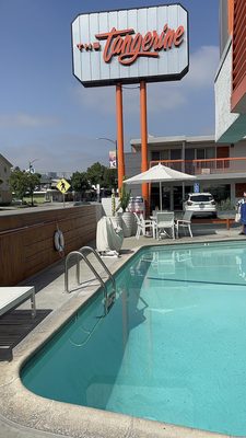 The Tangerine - a Burbank Hotel by null